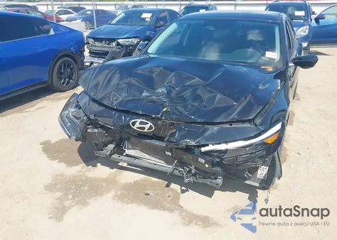 2024 Hyundai Elantra Sel z USA, uszkodzony, nr VIN KMHLM4DG6RU682609